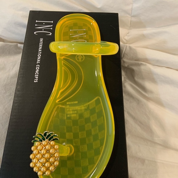 INC International Concepts Loren pineapple jelly sandals / slides - Picture 3 of 6